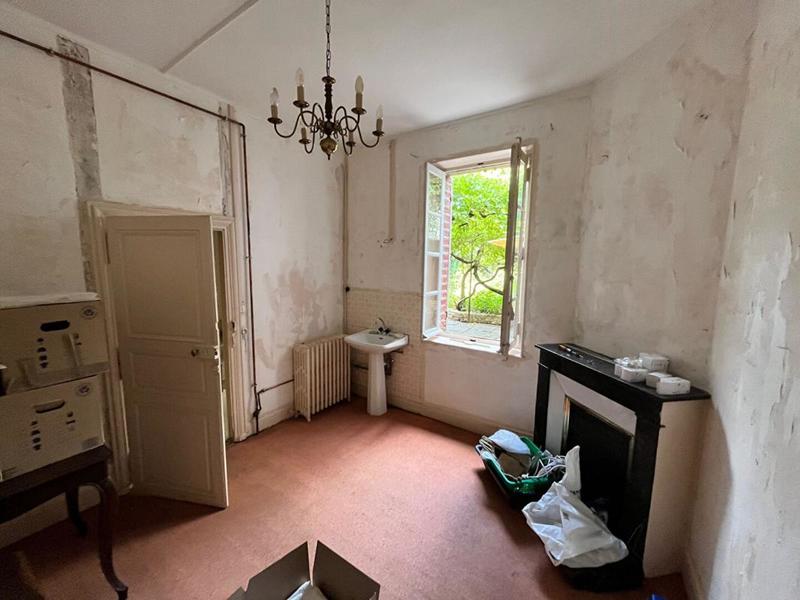 Maison - 200 m² - 9 pièces