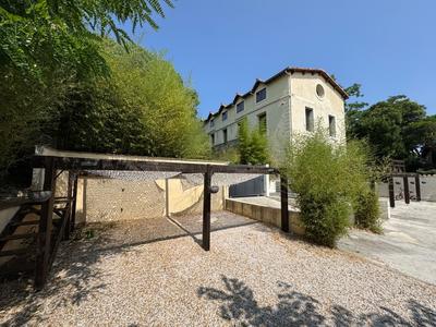 Maison - 350 m² - 18 pièces