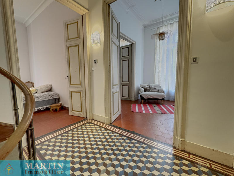 Maison - 250 m² - 9 pièces