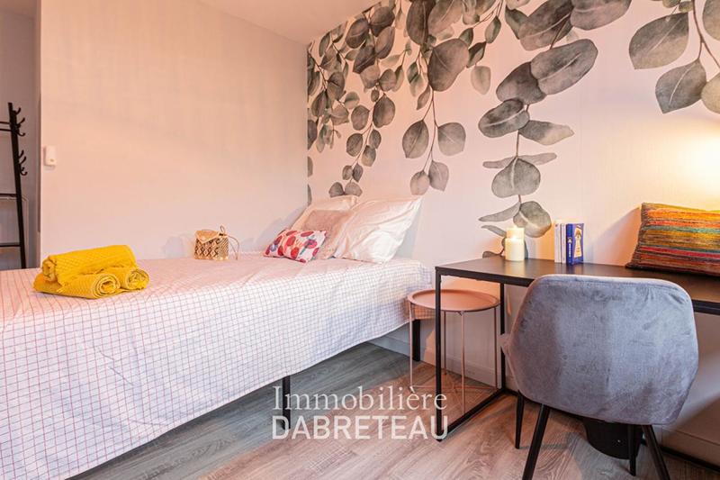 Appartement - 99 m² - 7 pièces