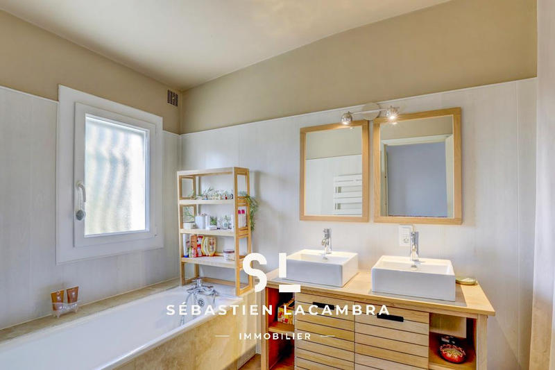 Maison - 139 m² - 6 pièces