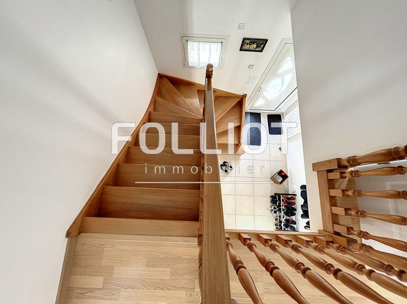 Maison - 180 m² - 6 pièces