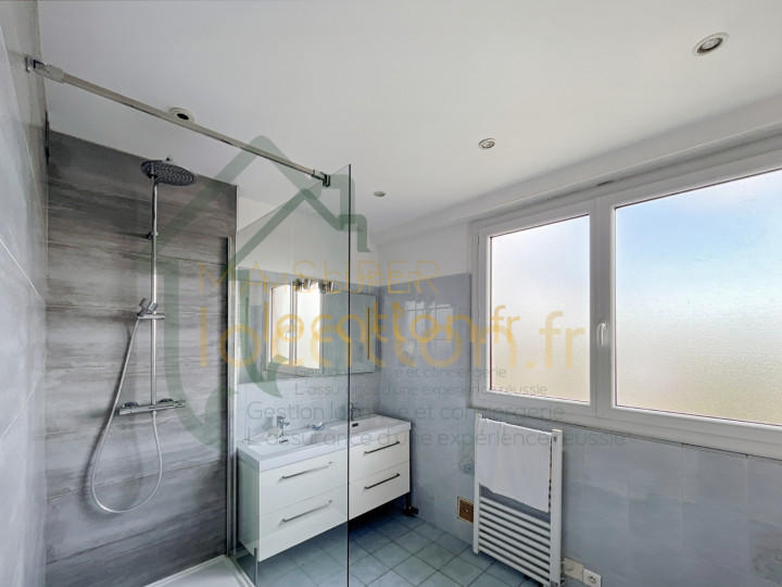 Appartement - 145 m² - 5 pièces