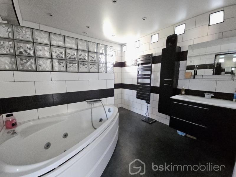 Maison - 160 m² - 6 pièces