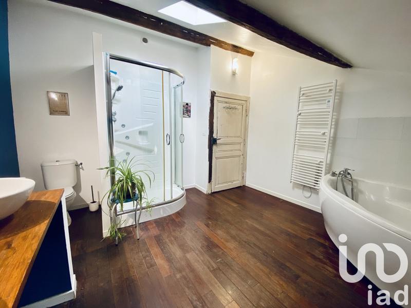 Maison - 250 m² - 6 pièces