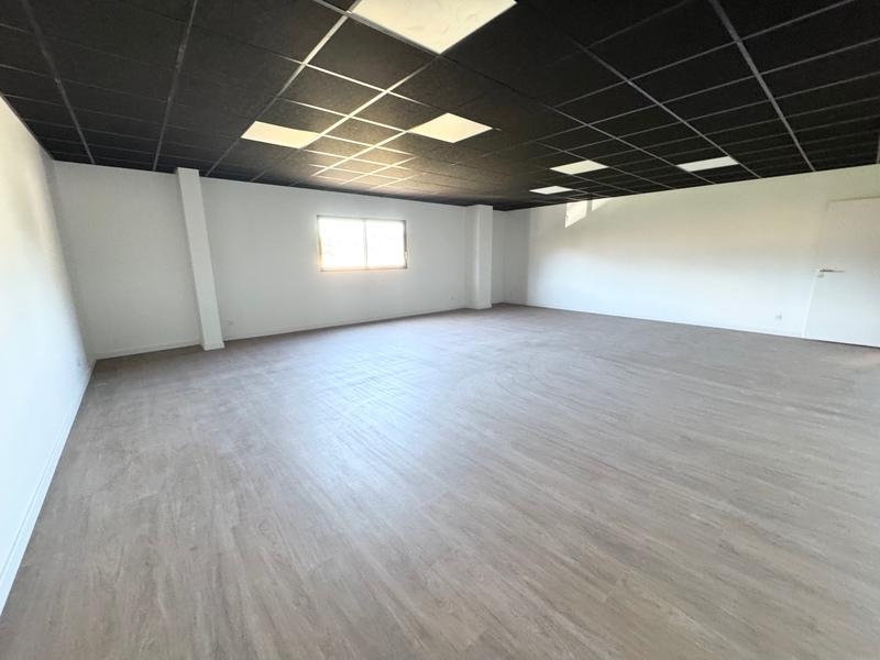 Entrepôt - 185 m² - 1 pièce