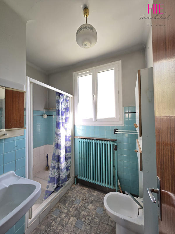 Maison traditionnelle - 85 m² - 3 pièces