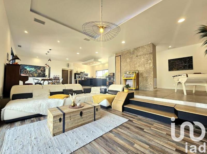 Maison - 336 m² - 8 pièces