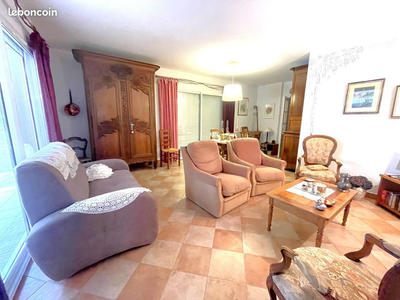 Maison - 221 m² - 8 pièces