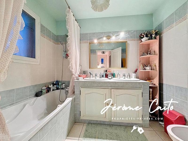 Maison - 103 m² - 4 pièces