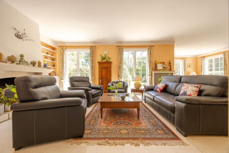 Propriété - 230 m² - 6 pièces