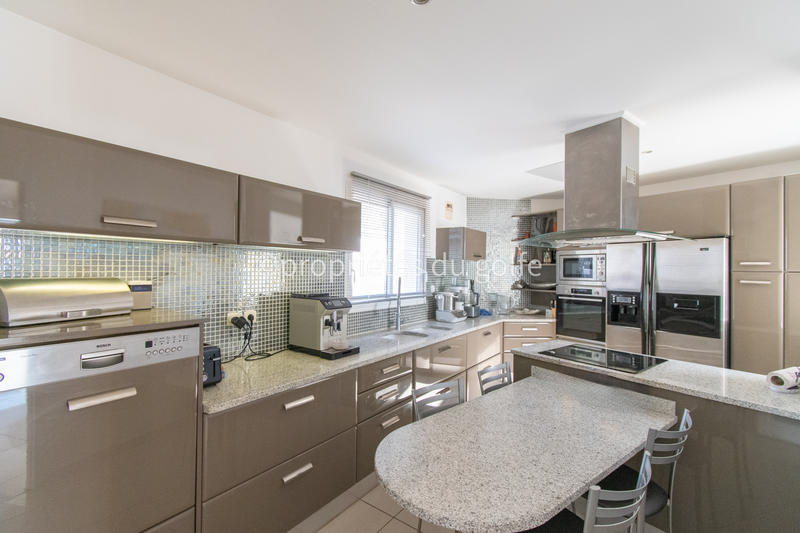 Maison - 184 m² - 4 pièces