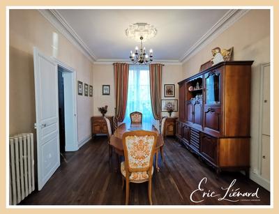 Demeure - 168 m² - 8 pièces