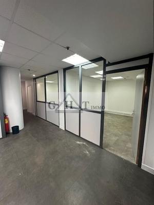 Entrepôt - 1 200 m²