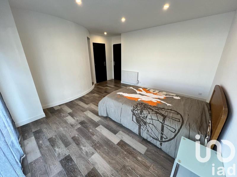 Maison - 236 m² - 9 pièces