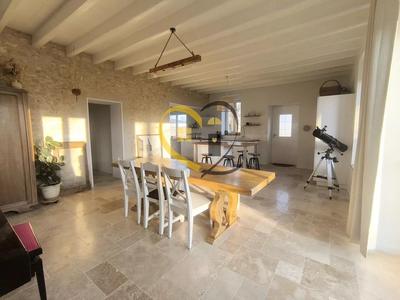 Maison de ville - 254 m² - 1 pièce