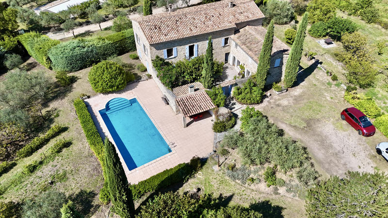 Mas - 269 m² - 10 pièces