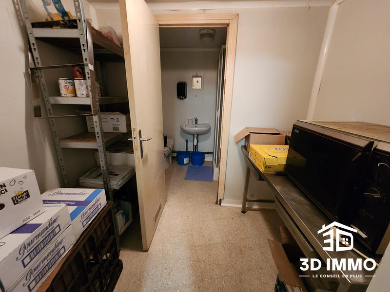 Local commercial - 124 m² - 4 pièces