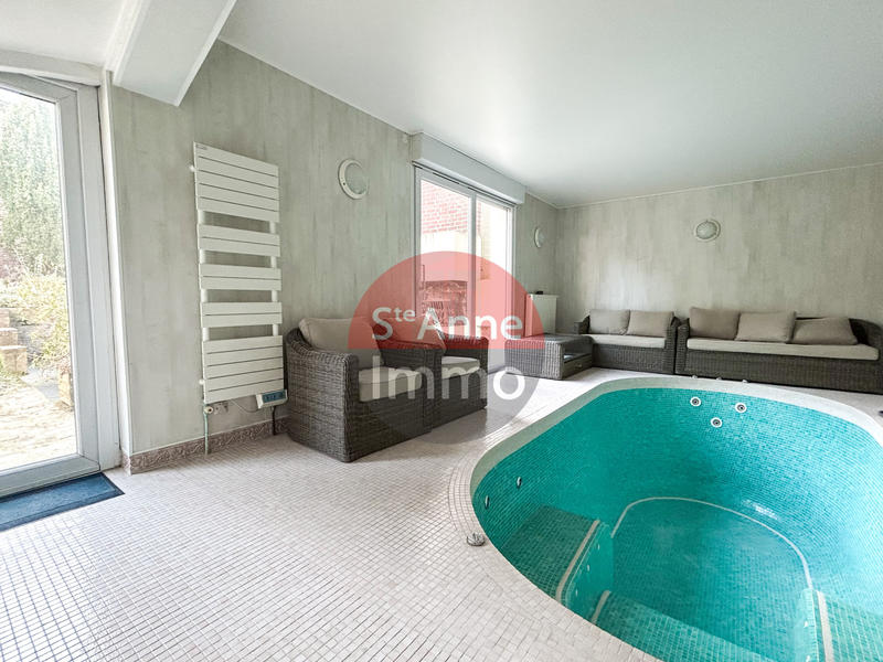 Maison - 280 m² - 9 pièces