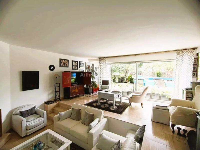 Maison - 187 m² - 7 pièces