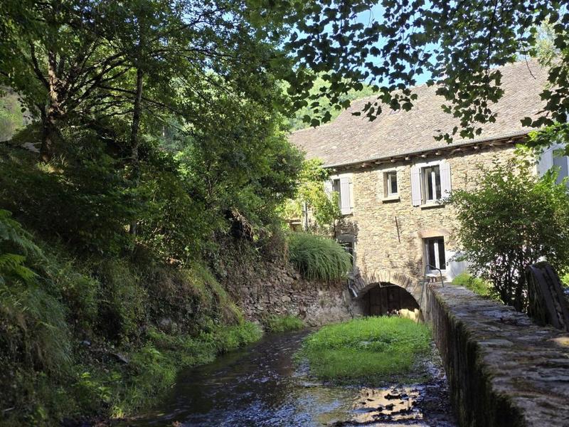 Moulin - 198 m² - 6 pièces