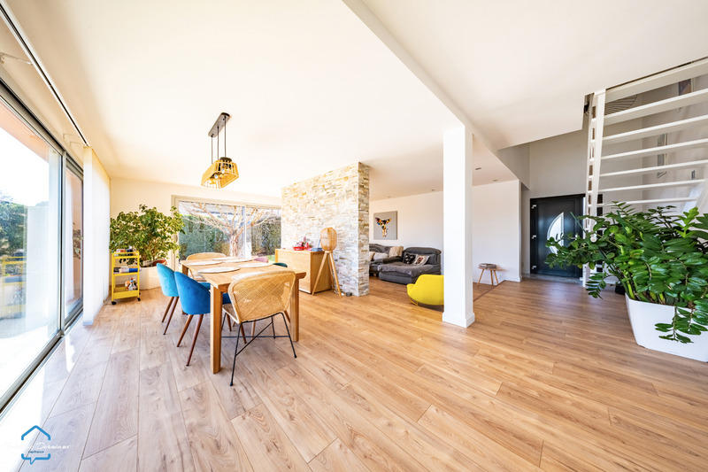 Maison - 174 m² - 6 pièces