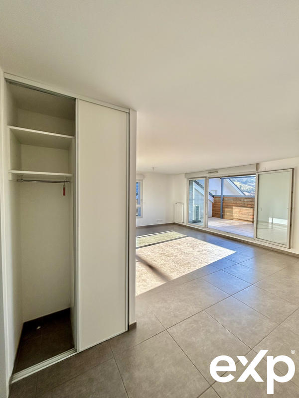 Appartement - 77 m² - 3 pièces