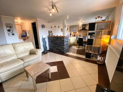 Appartement - 64 m² - 4 pièces