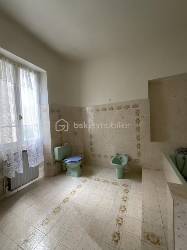 Maison - 178 m² - 7 pièces