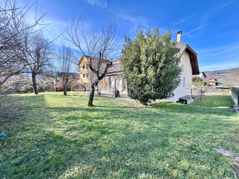 Maison traditionnelle - 160 m² - 6 pièces