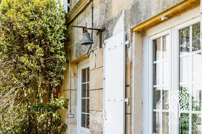 Maison - 435 m² - 16 pièces