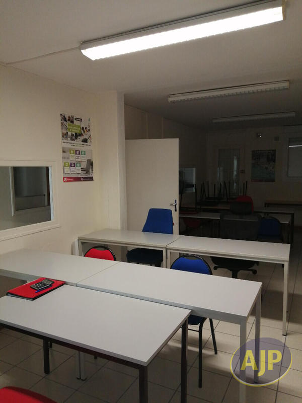 Local commercial - 99 m²