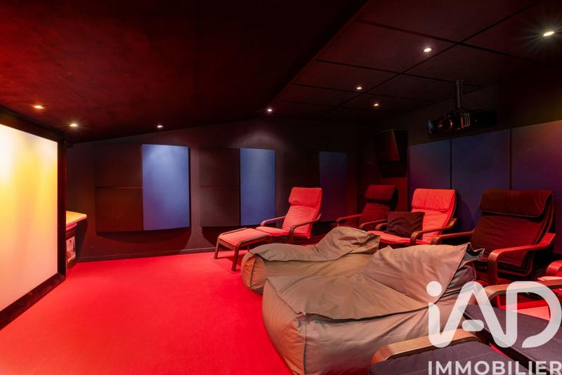 Maison - 329 m² - 16 pièces