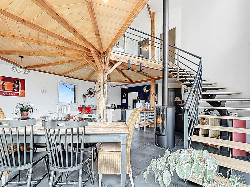 Maison - 121 m² - 5 pièces