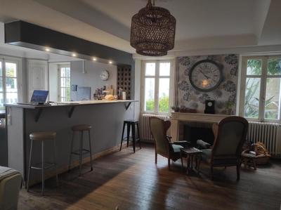 Maison - 190 m² - 8 pièces