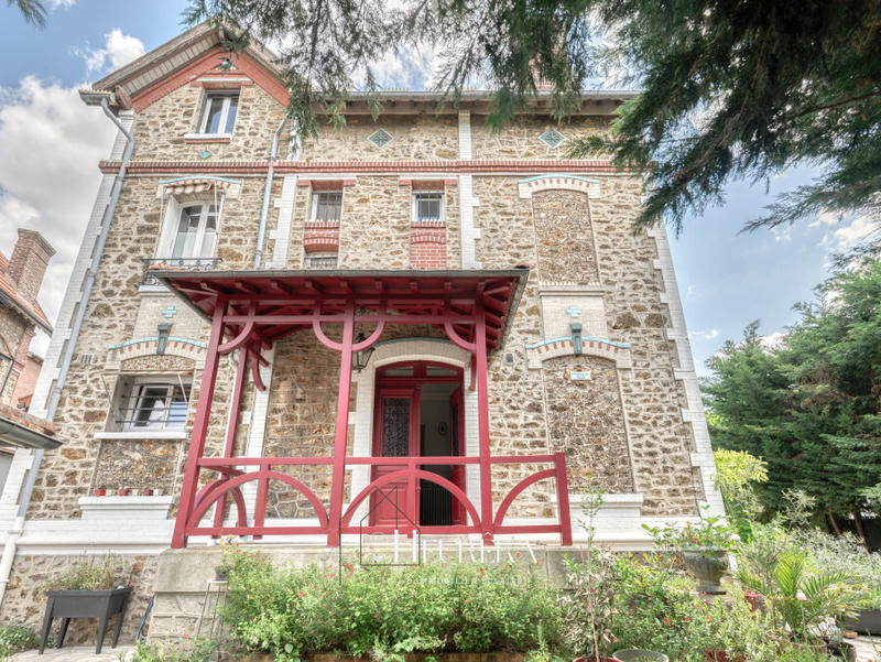 Maison - 180 m² - 7 pièces