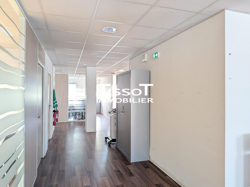 Bureau - 992 m²