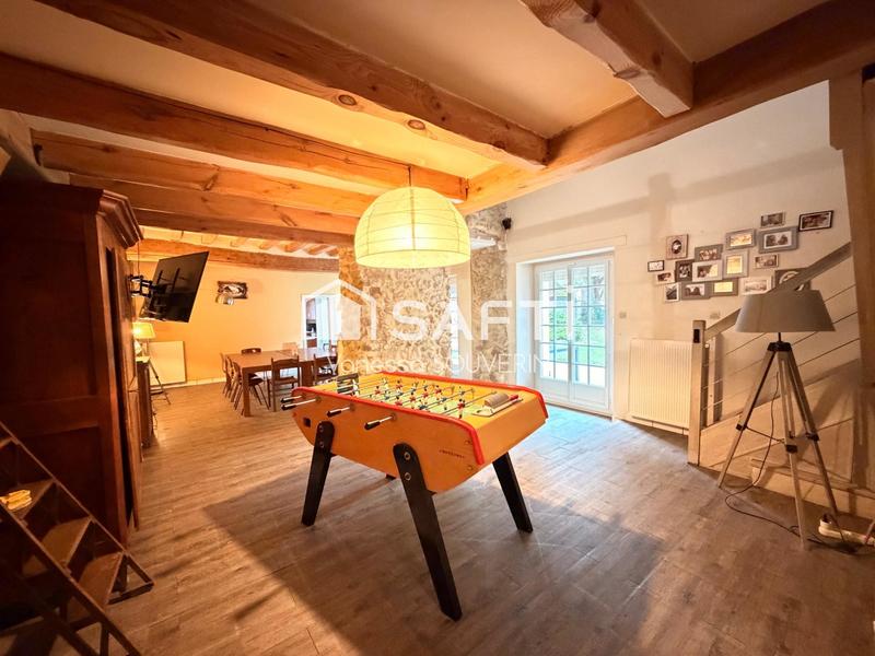 Maison - 220 m² - 7 pièces