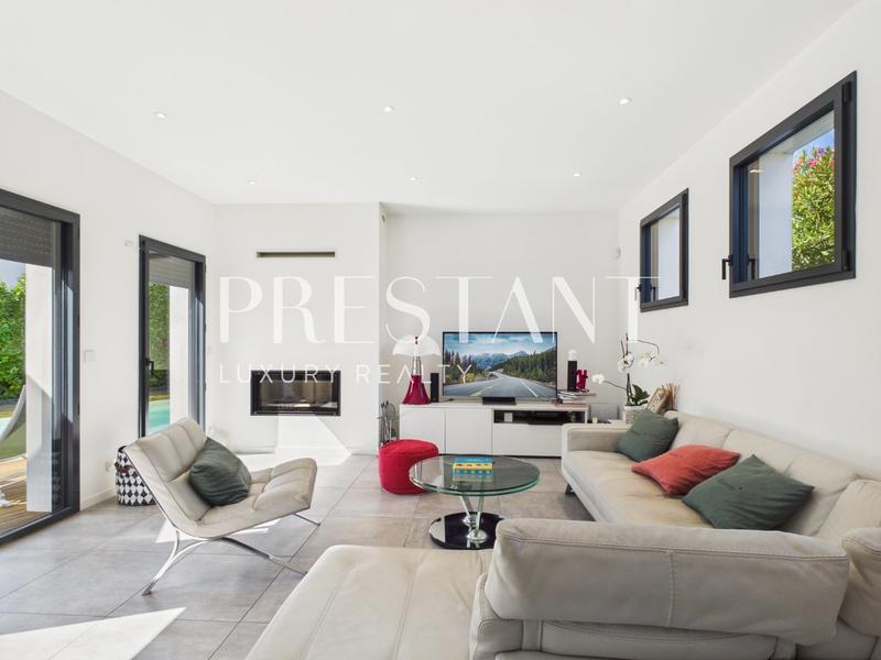 Maison - 180 m² - 5 pièces