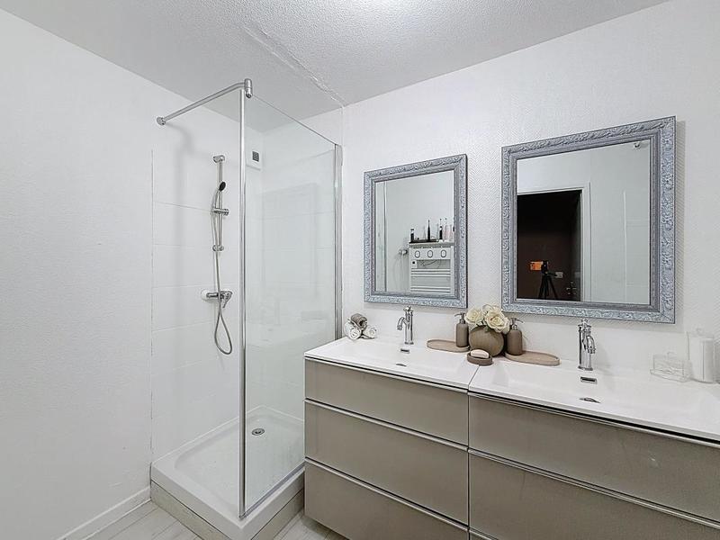 Appartement - 93 m² - 4 pièces