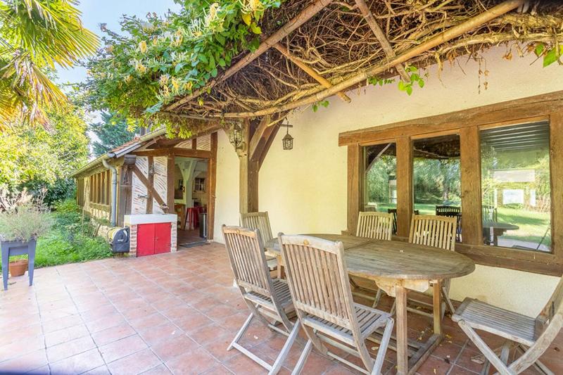 Propriété - 270 m² - 12 pièces