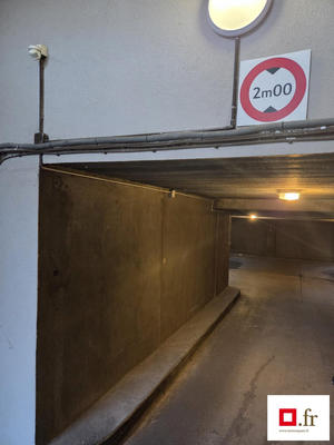 Parking / Garage - 18 m²