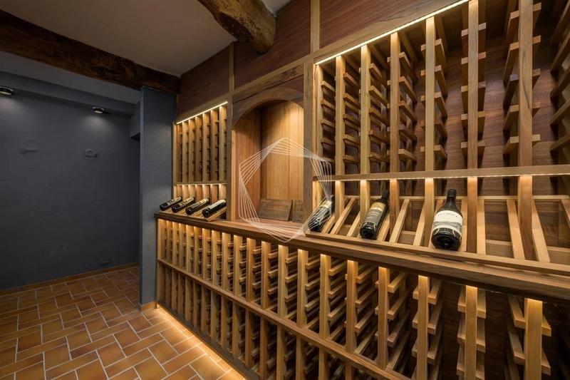 Appartement - 259 m² - 9 pièces