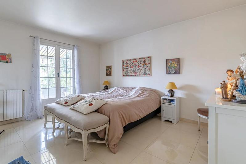 Maison - 220 m² - 7 pièces