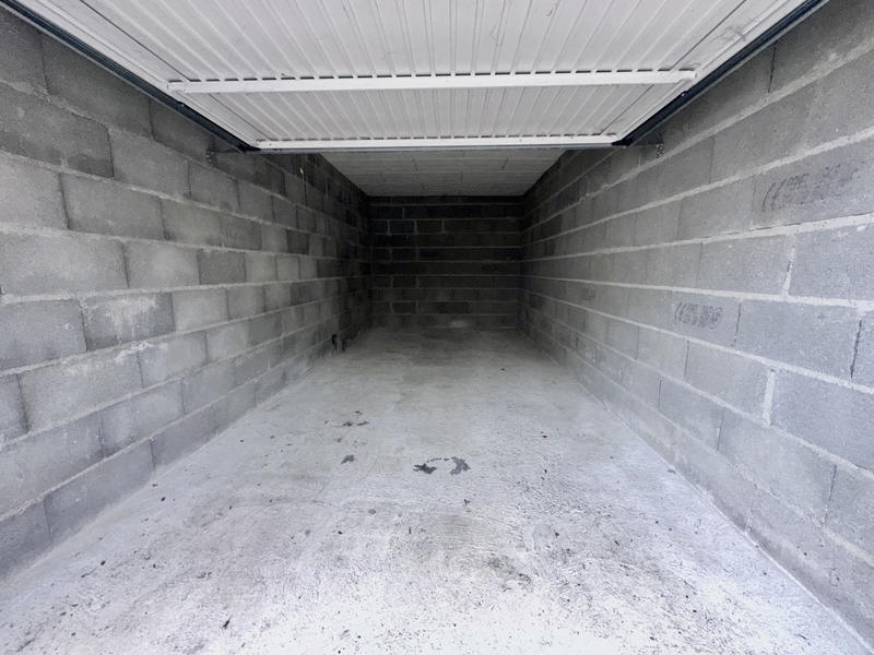 Parking / Garage - 18 m²