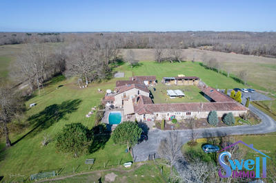 Mas - 543 m² - 16 pièces