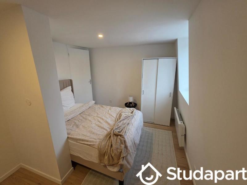 Chambre - 13 m² - 1 pièce