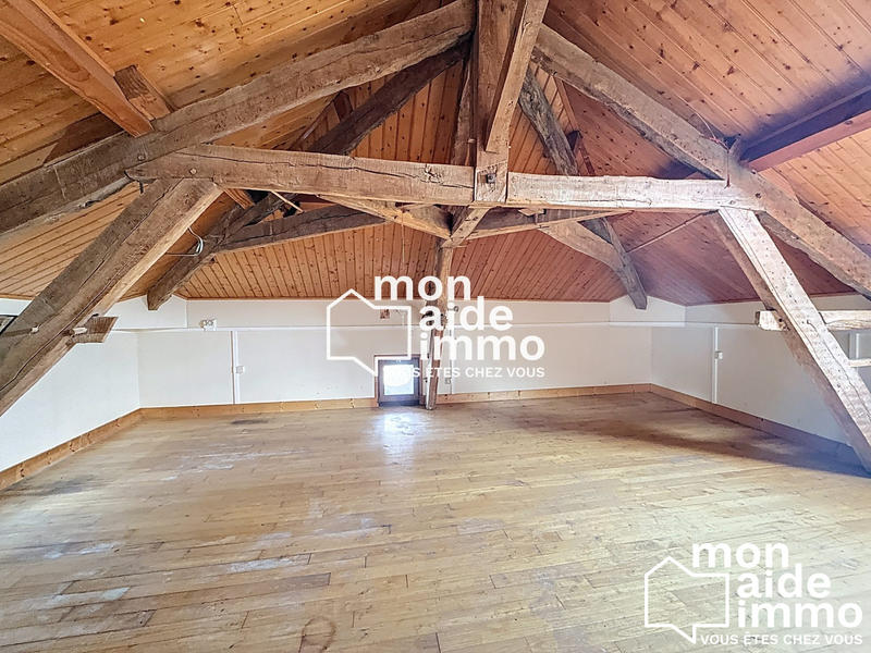 Maison - 355 m² - 10 pièces