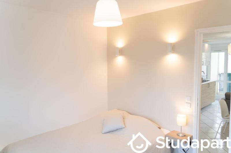 Chambre - 9 m² - 1 pièce