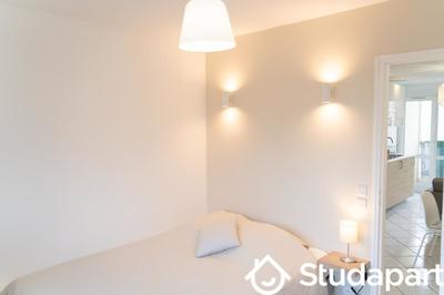 Chambre - 9 m² - 1 pièce